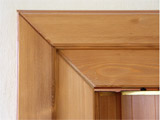 Dřevěné shrnovací dveře - detail zárubně